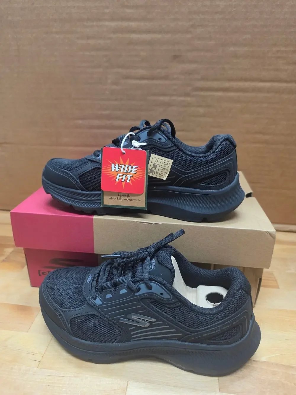 Skechers GoRun Black Womens Size 5.5 Wide